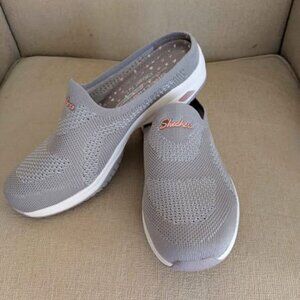 Skechers Women's Commute Time in Knit to Win NWOB